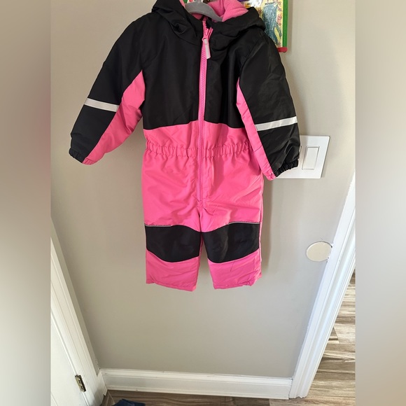 Toddler girl snow suit - Picture 1 of 4